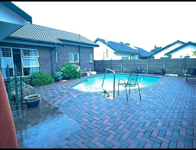 4 BEDROOM HOUSE FOR SALE IN VANDERBIJLPARK SE 2